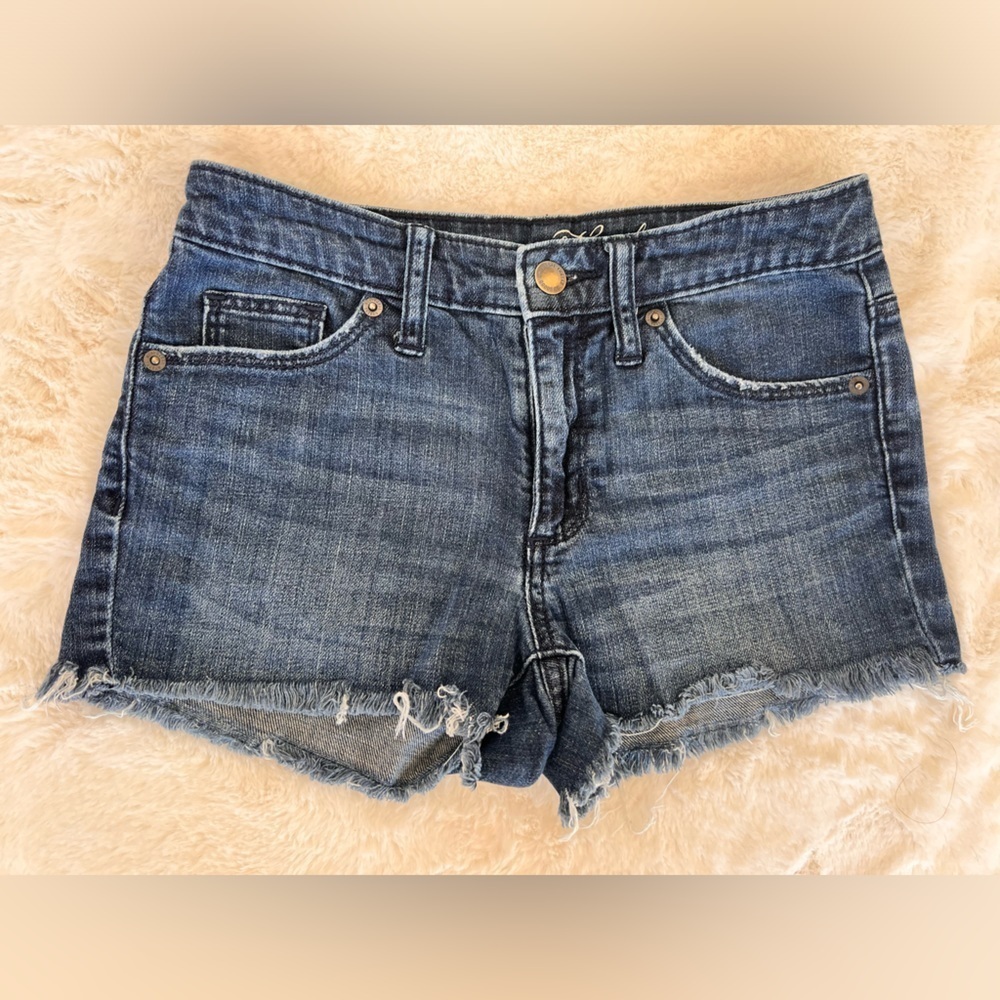Universal Thread Jean Shorts- Size 00, 24R​​​​